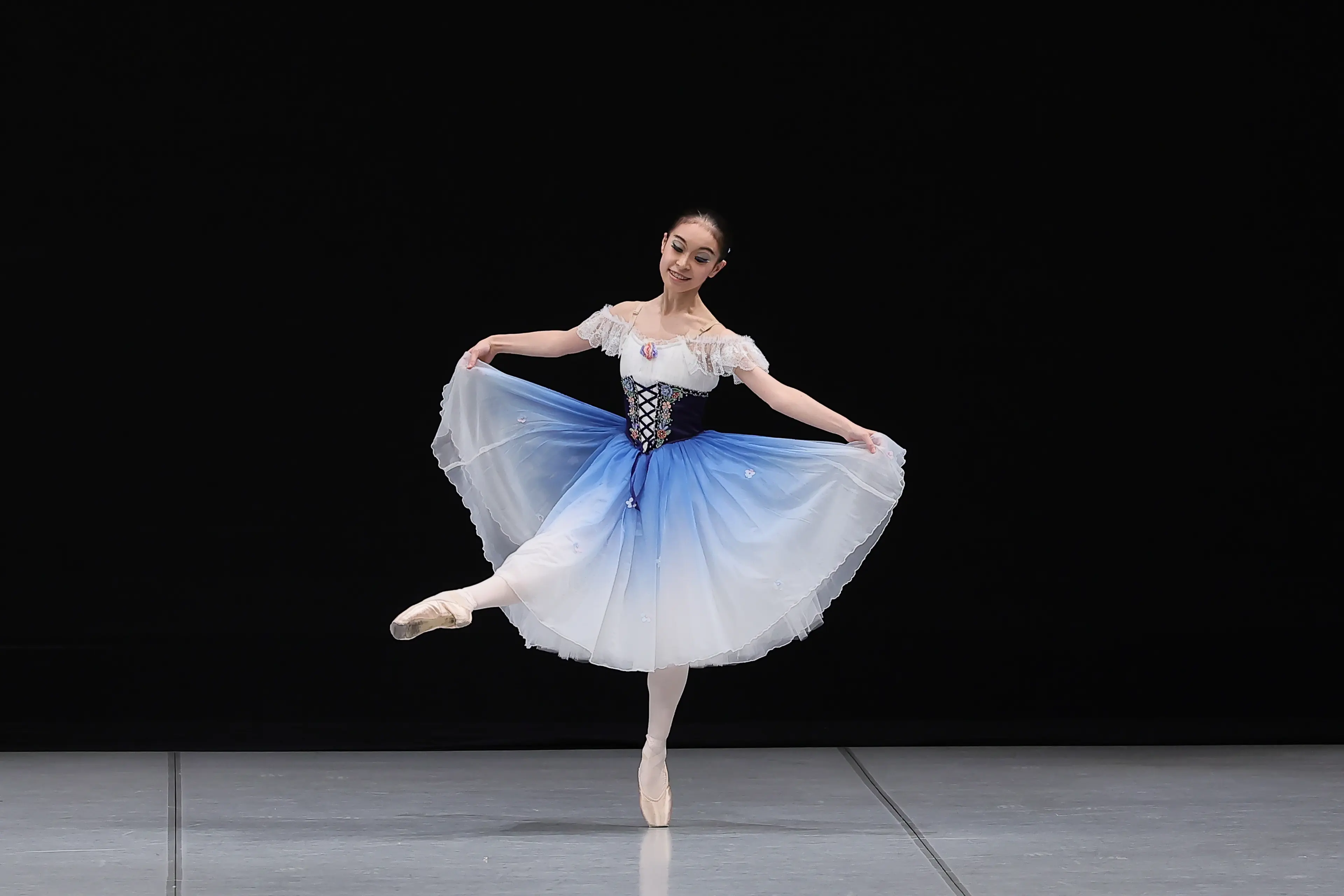 「ジゼル」第1幕よりジゼルのVa.