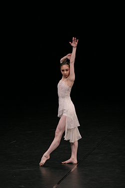 「ストイックな白」