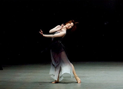 「漆黒の闇を駆け抜ける」