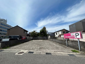 スタジオ向かい側駐車場